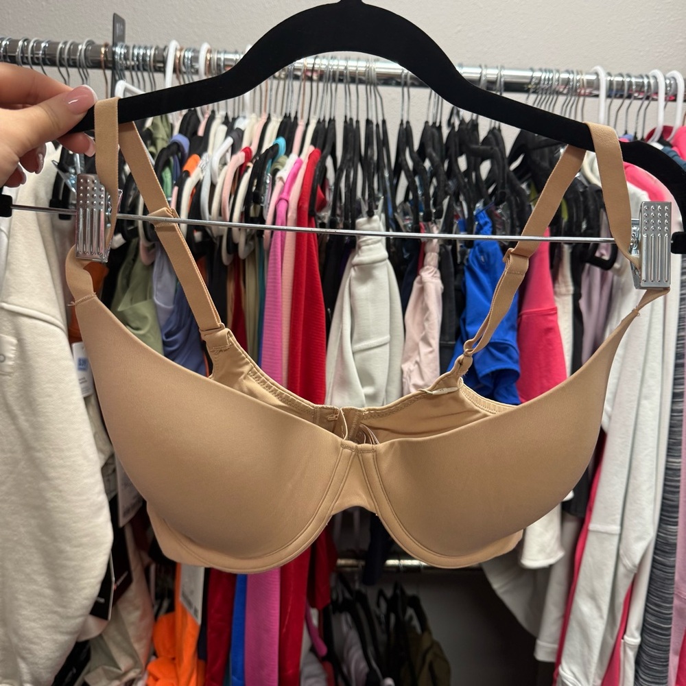 SKIMS FITS EVERYBODY SCOOP PLUNGE BRA - Picture 3 of 5